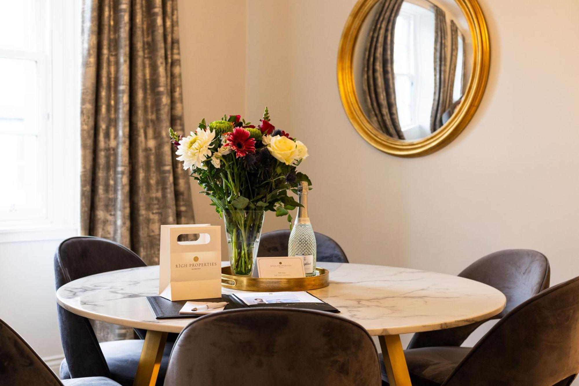 Righ Properties - Luxurious City Centre Three Bedroom Apartment Edinburgh Exterior photo